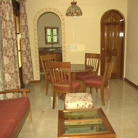Cancun International Suites Esterno foto
